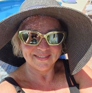 Meet your Posher, Brenda